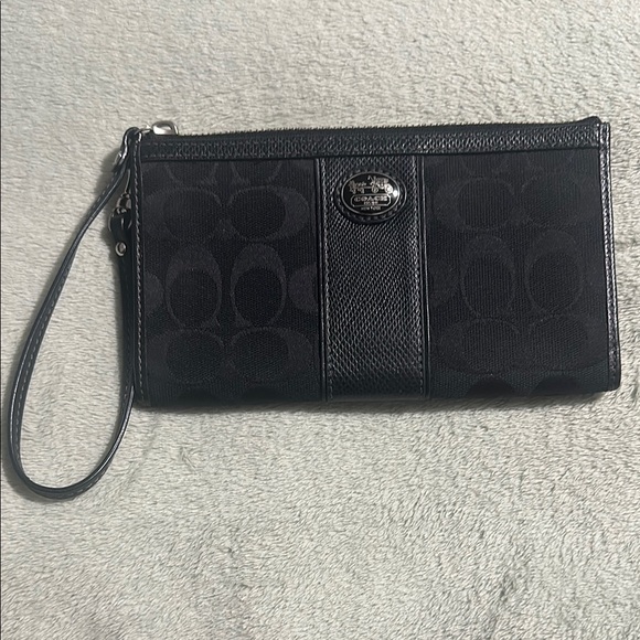 Coach Handbags - Coach Black Wristlet Clutch